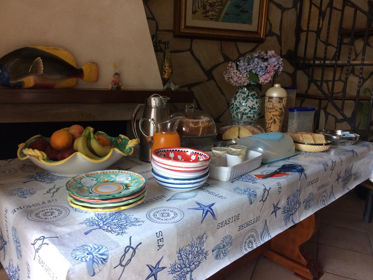 チェターラ Reginella Bed & Breakfast エクステリア 写真